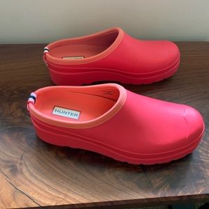Hunter clogs